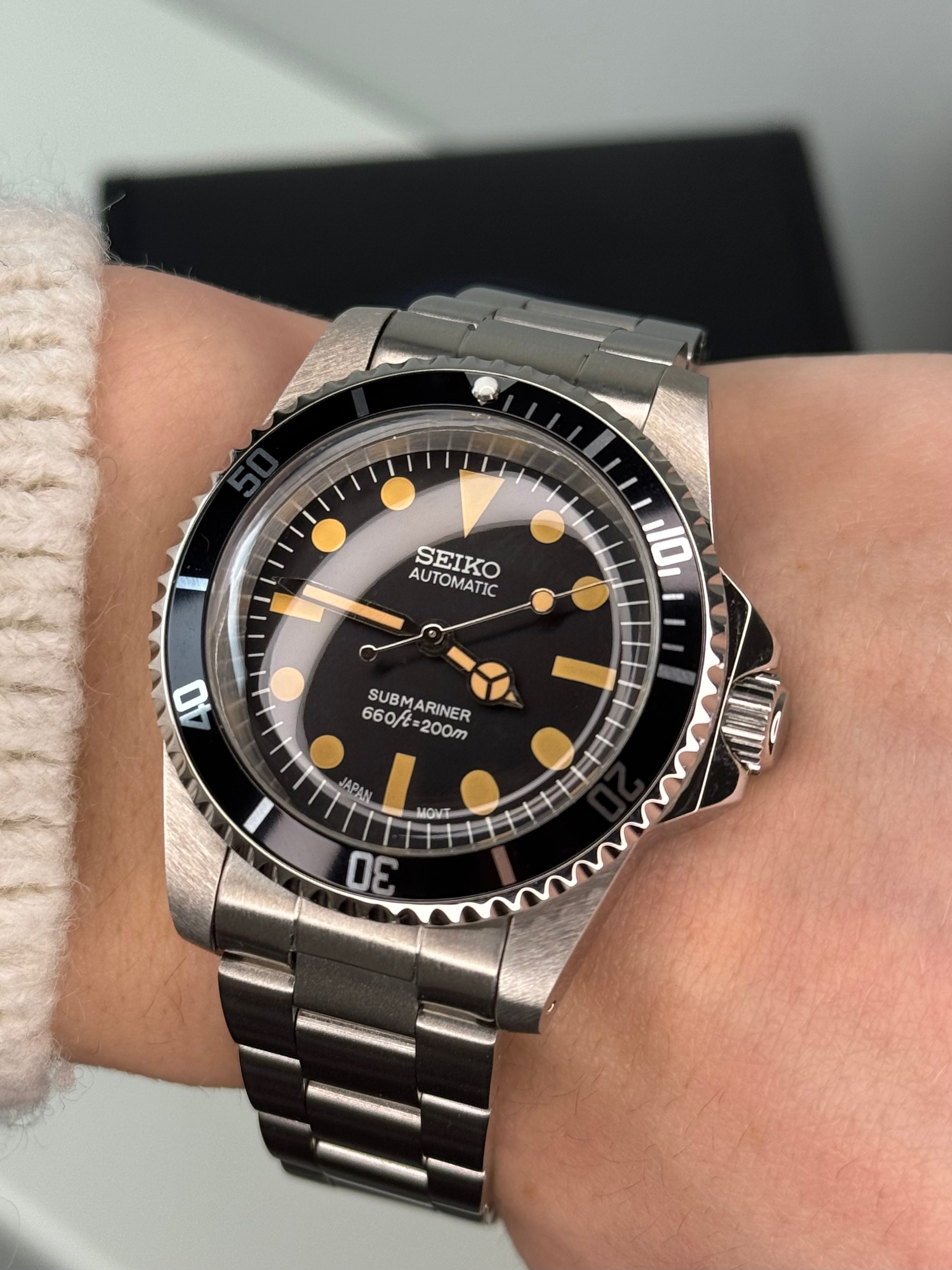Seiko Mod Black Vintage Sub Diver | Oyster • 40mm Sapphire• NH35 Automatic