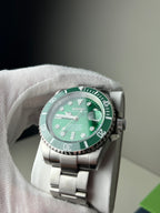 Custom Seiko Mod • SeikoSub Diver ‘Hulk' | Oyster • 40mm • Sapphire • Automatic