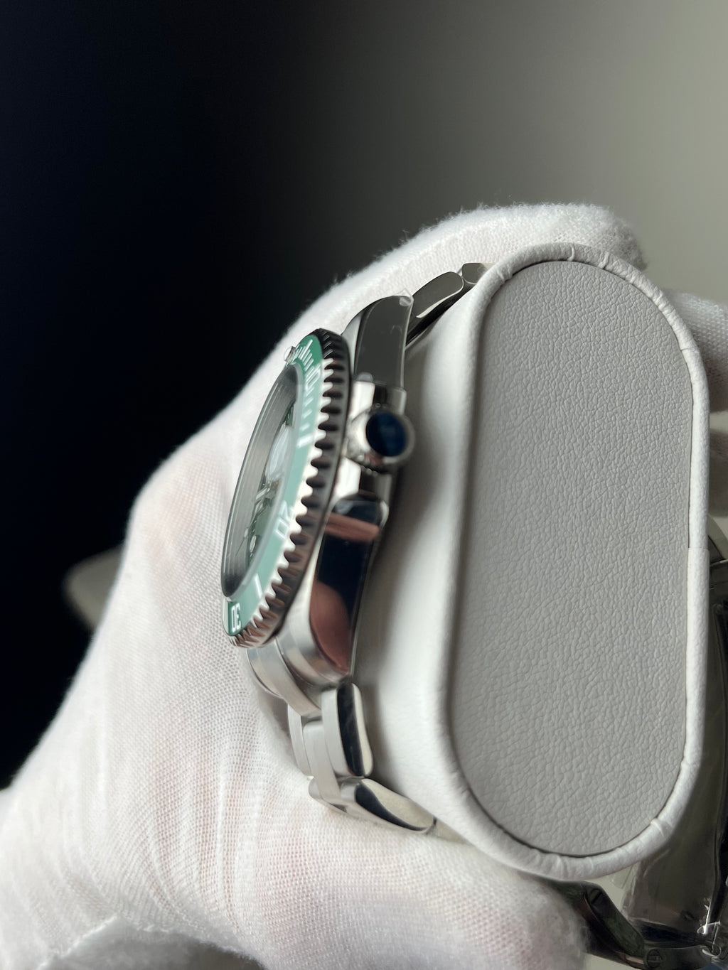 Custom Seiko Mod • SeikoSub Diver ‘Hulk' | Oyster • 40mm • Sapphire • Automatic