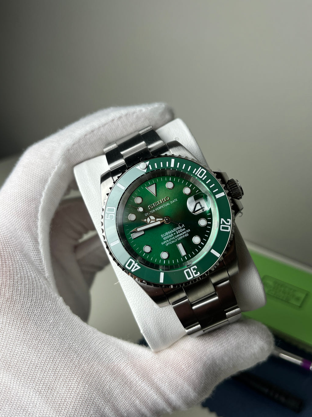 Custom Seiko Mod • SeikoSub Diver ‘Hulk' | Oyster • 40mm • Sapphire • Automatic