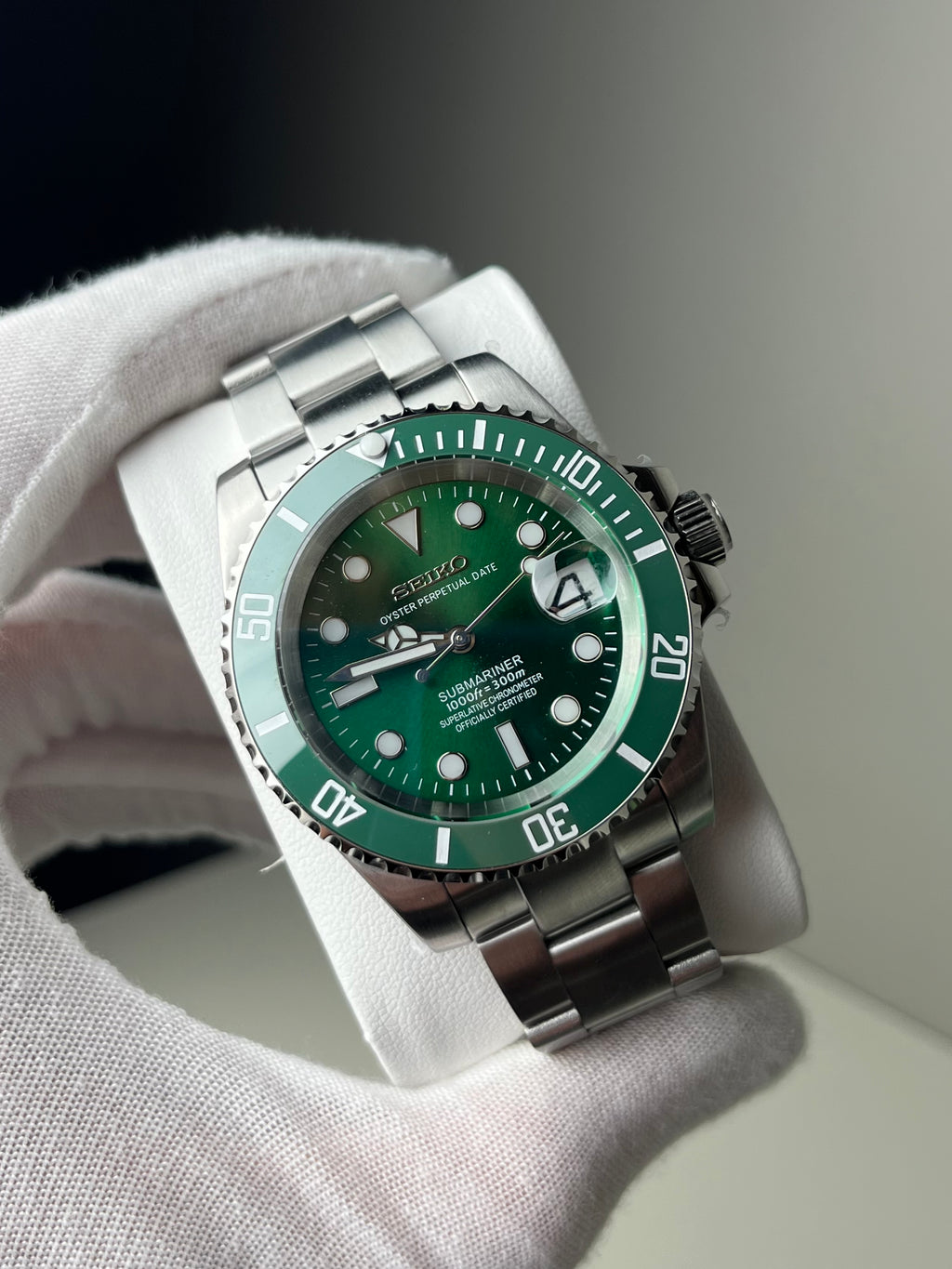Custom Seiko Mod • SeikoSub Diver ‘Hulk' | Oyster • 40mm • Sapphire • Automatic