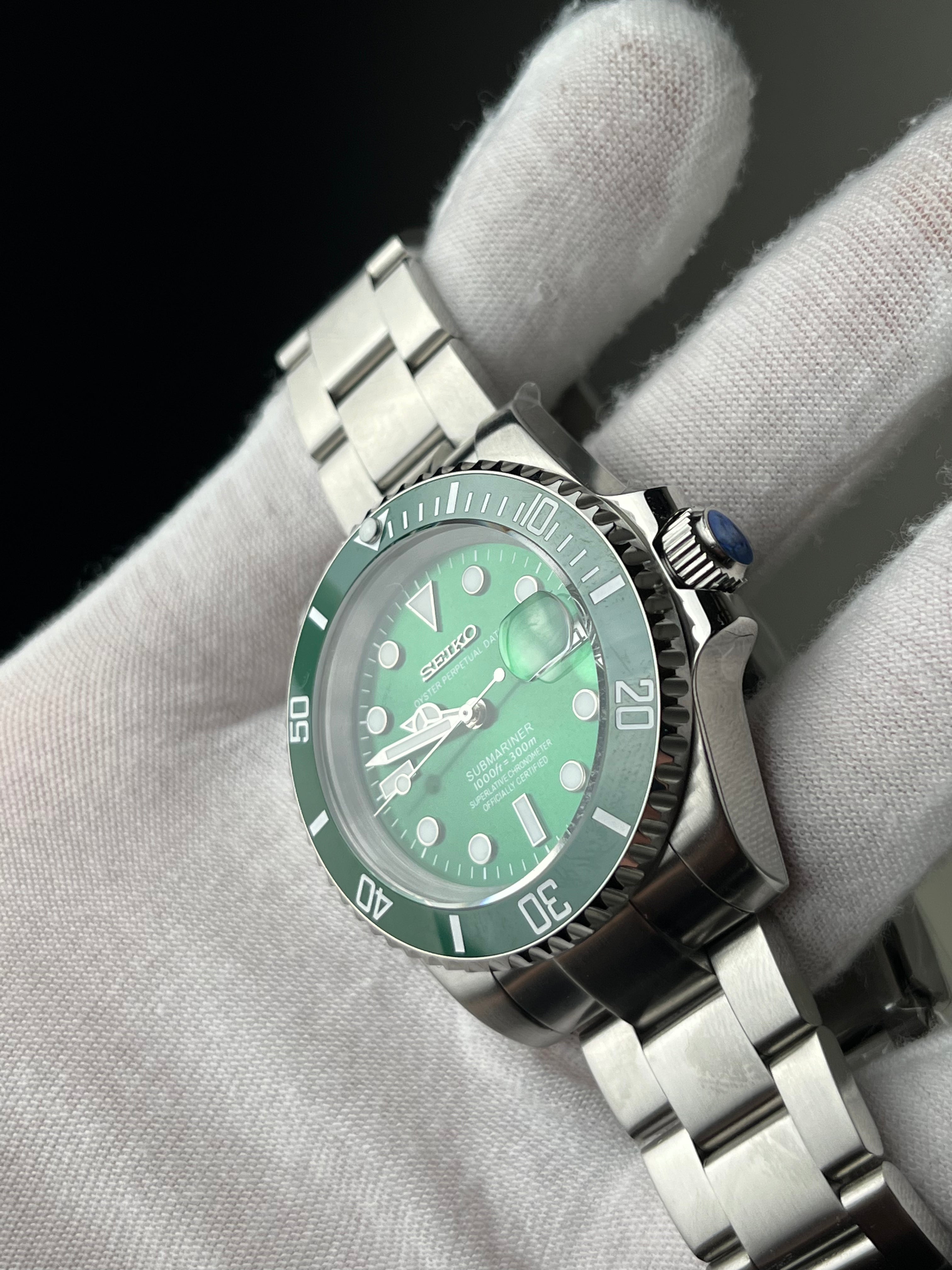 Custom Seiko Mod • SeikoSub Diver ‘Hulk' | Oyster • 40mm • Sapphire • Automatic